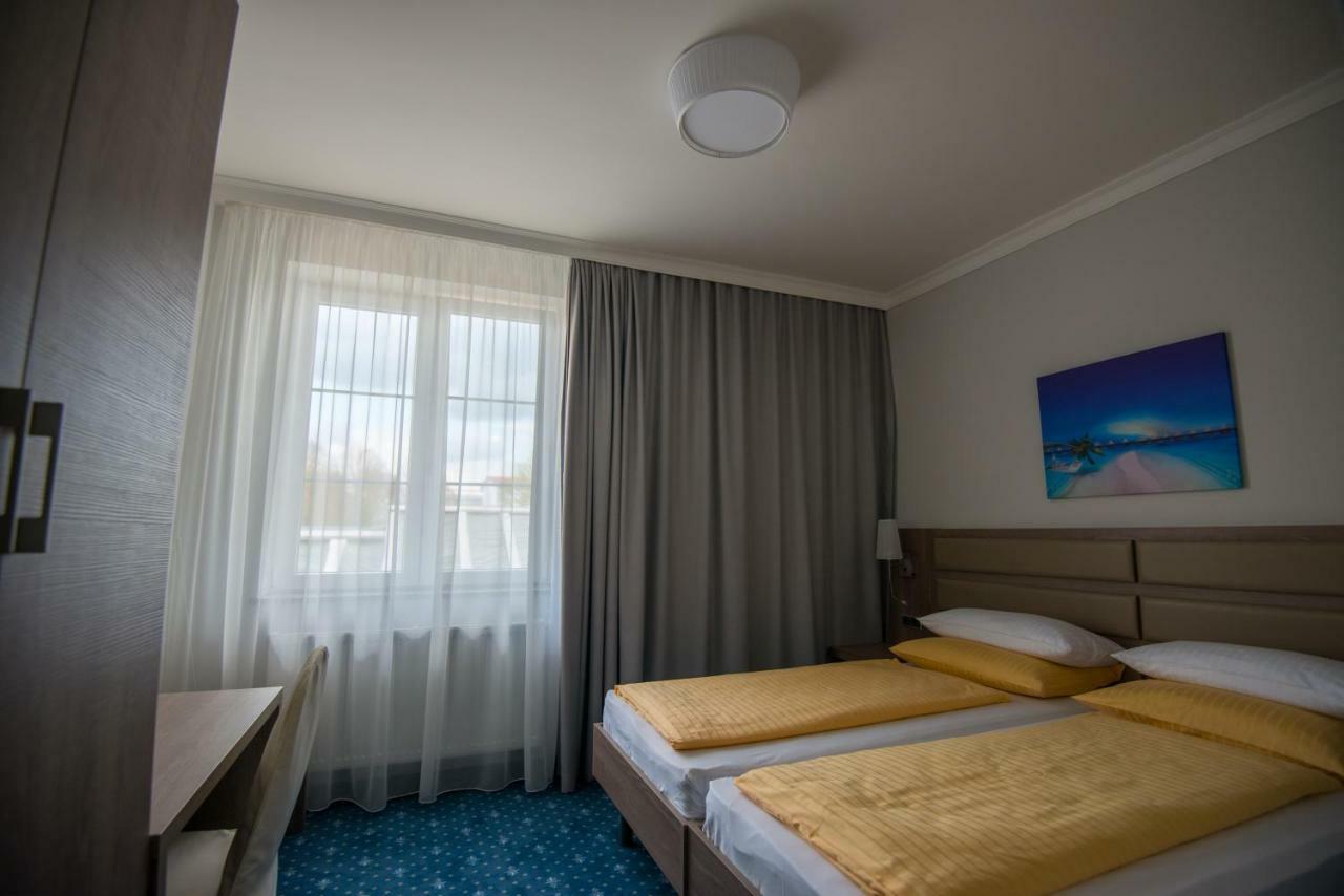 Drei Baeren Inn Aichach Kültér fotó